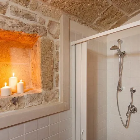 Cuore Di Pietra - Housea 4* Полиньяно-а-Маре